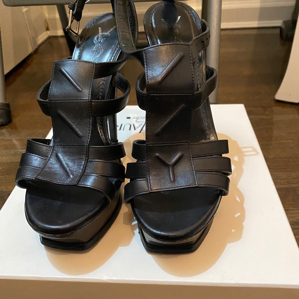 Yvessaintlaurent Black Sandals